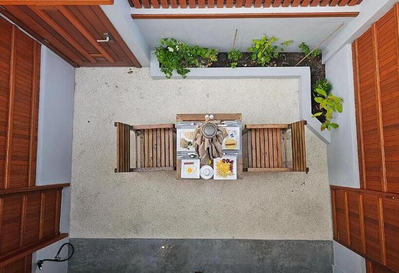 اتاق استاندارد با چشم‌انداز باغ, Dhonfalhu Dhigurah