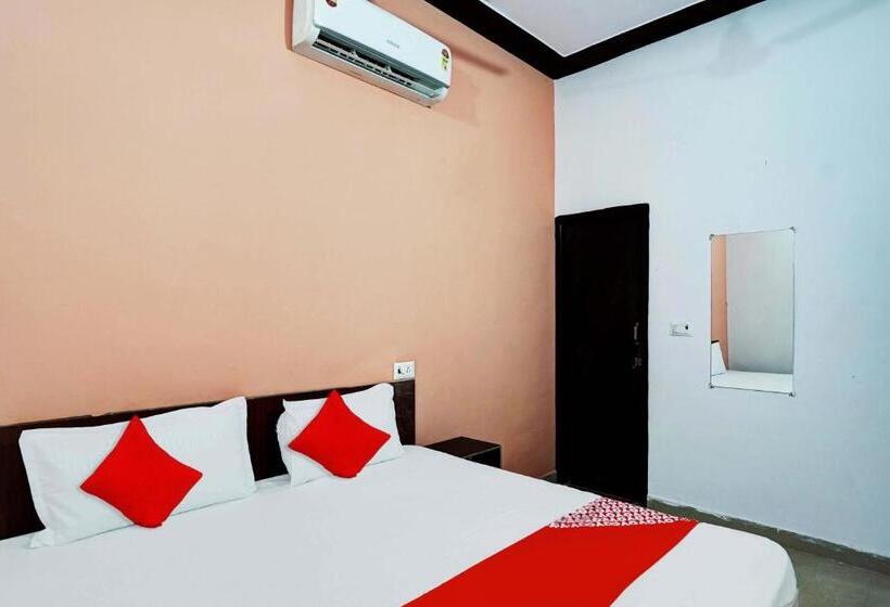 Трехместный Номер Классика, Oyo Flagship Highway Residency