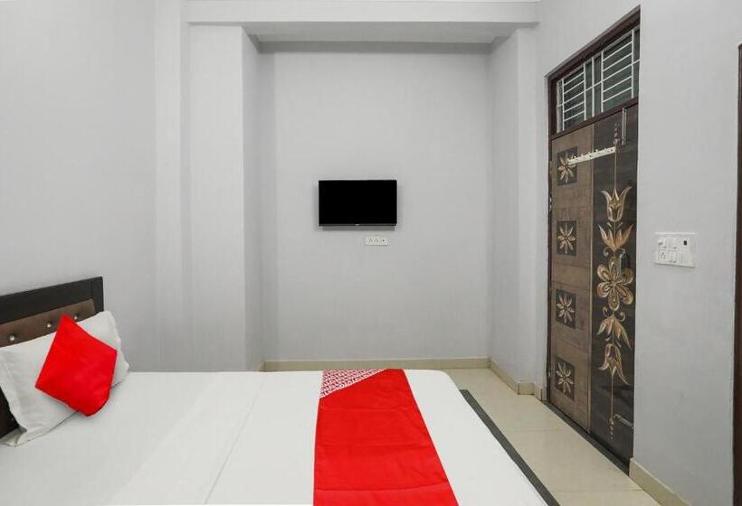 Quarto Triplo Clássico, Oyo Flagship R.v Palace