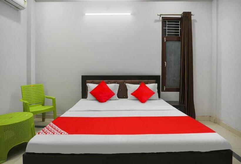 Quarto Triplo Clássico, Oyo Flagship R.v Palace