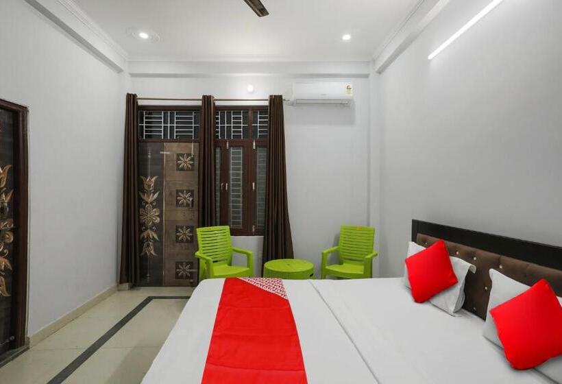 Quarto Triplo Clássico, Oyo Flagship R.v Palace