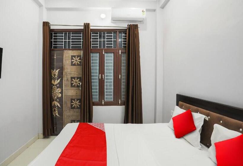 Quarto Triplo Clássico, Oyo Flagship R.v Palace