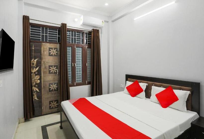 Quarto Triplo Clássico, Oyo Flagship R.v Palace