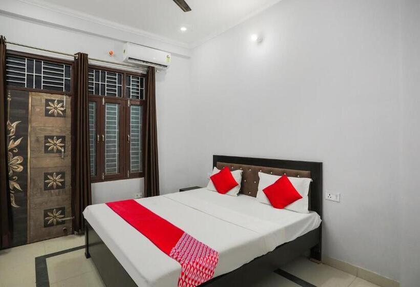 Quarto Triplo Clássico, Oyo Flagship R.v Palace