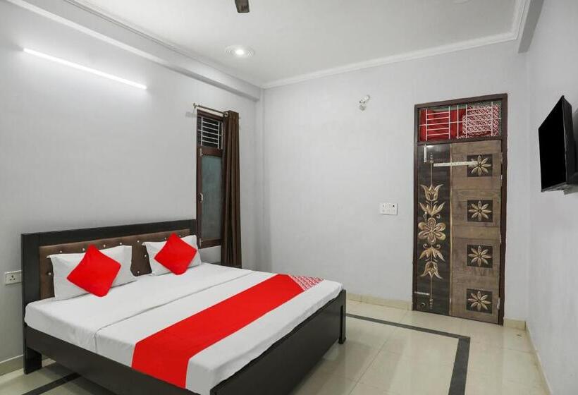 Quarto Triplo Clássico, Oyo Flagship R.v Palace