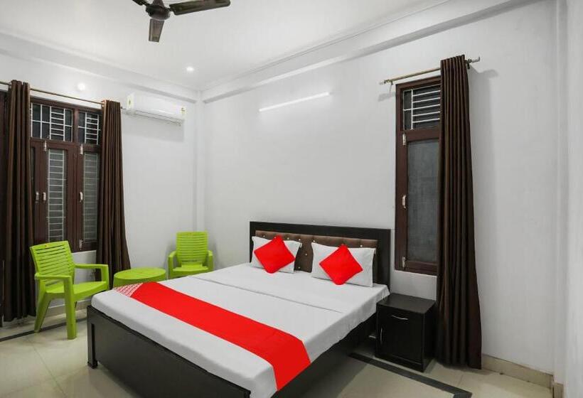 Quarto Triplo Clássico, Oyo Flagship R.v Palace