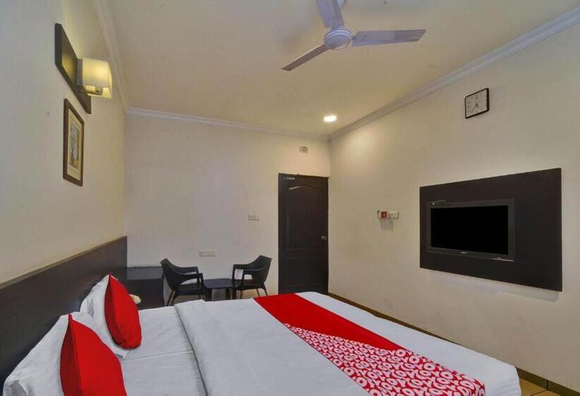 트리플 클래식 룸, Oyo Flagship White Cloud