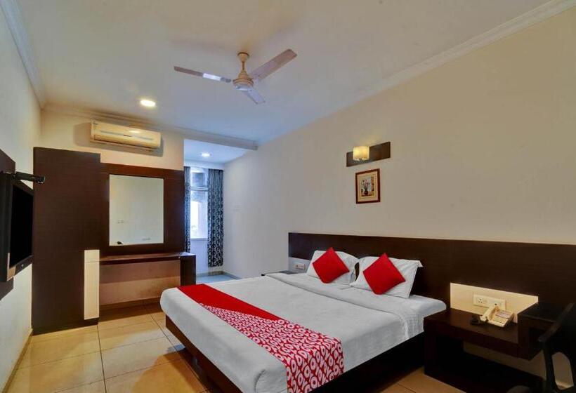 트리플 클래식 룸, Oyo Flagship White Cloud