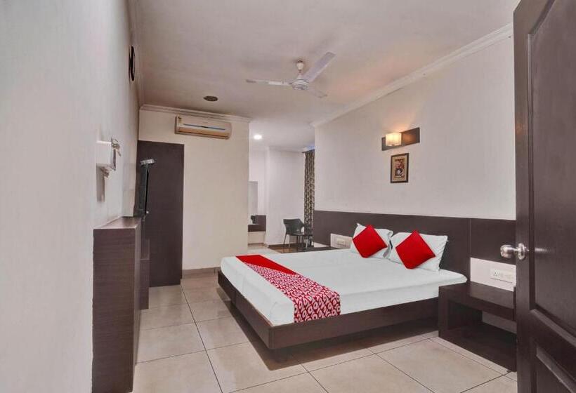 غرفة كلاسيكية ثلاثية, Oyo Flagship White Cloud