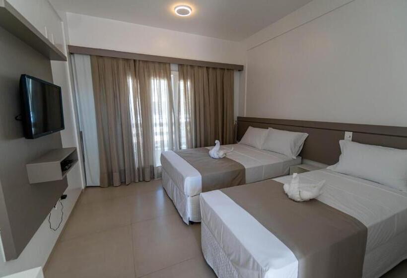 バルコニー付きスタンダードトリプルルーム, Pousada Diane