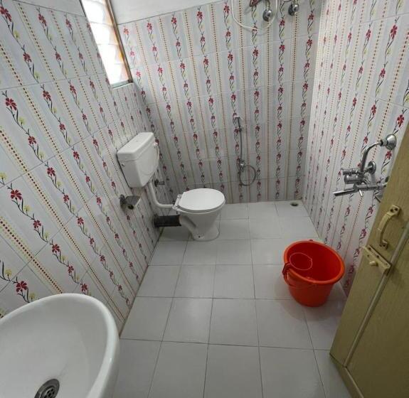 スーペリアールーム, Tashi Ga Tsel