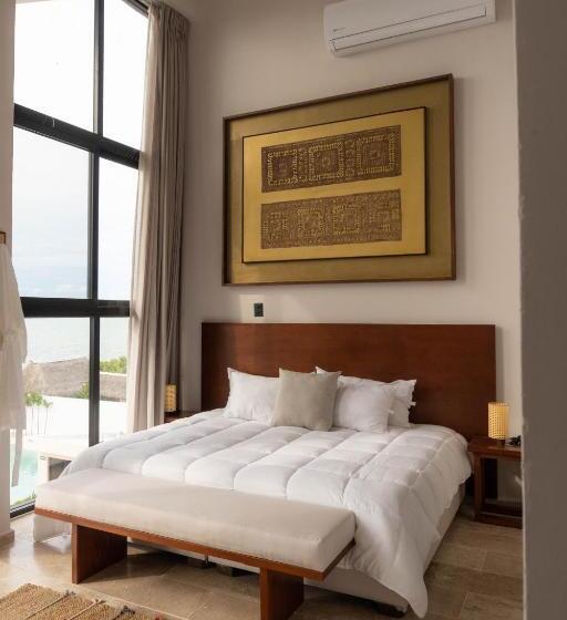 اتاق خانوادگی, Tótem Beach Club