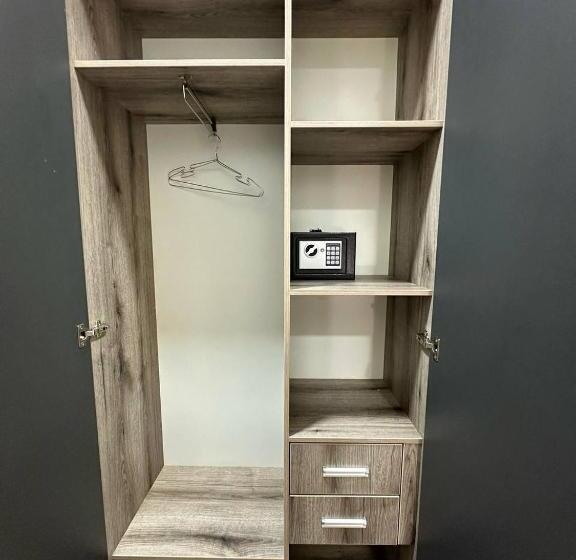 Habitación Estàndard Individual, Vip