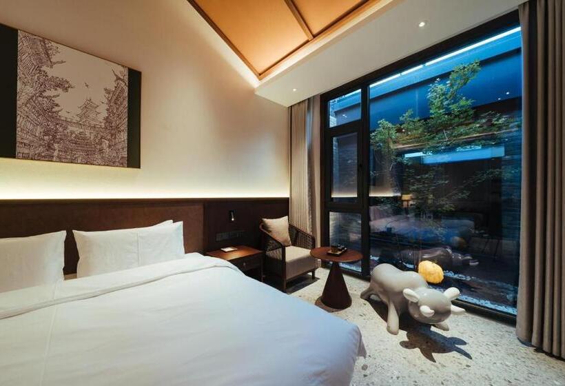 غرفة ديلوكس عائلية, Jingmao Alley Hotel Beijing Wangfujing Dongsi Subway Station Branch