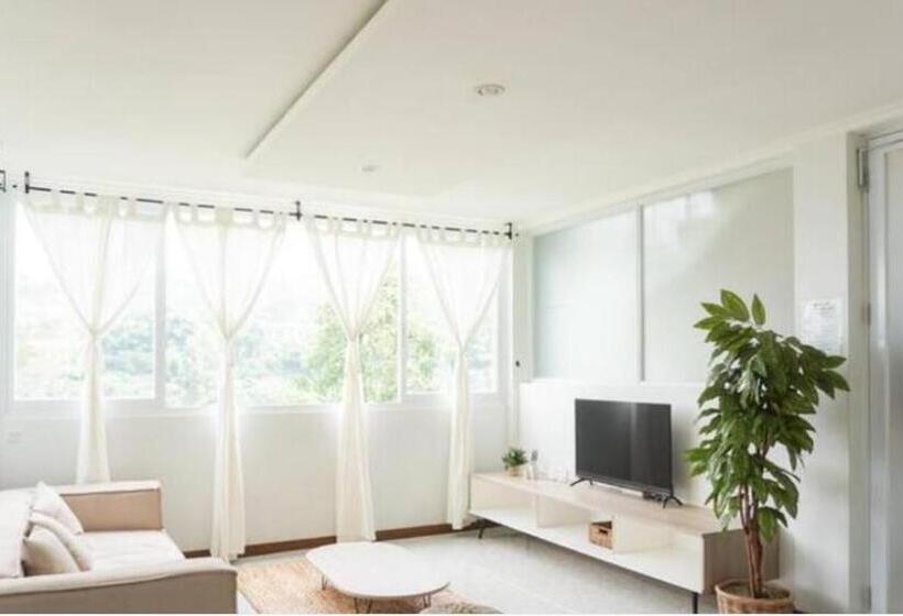 Apartamento 1 Quarto Rés-do-chão, Over Easy Apartment