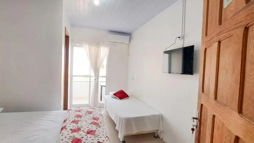 バルコニー付きスタンダードトリプルルーム, Camelo Locação De Suítes Individuais Pousada Com Cozinha E Sala Compartilhada