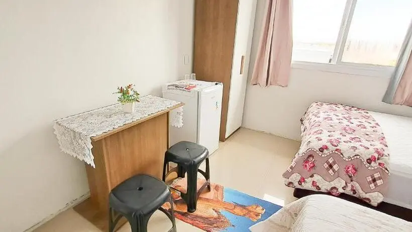 スタンダード４人部屋, Camelo Locação De Suítes Individuais Pousada Com Cozinha E Sala Compartilhada