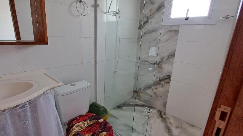 4인용 스탠다드 룸, Camelo Locação De Suítes Individuais Pousada Com Cozinha E Sala Compartilhada