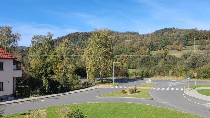 غرفة قياسية ثلاثية مزودة بشرفة, Penzion Bystřička