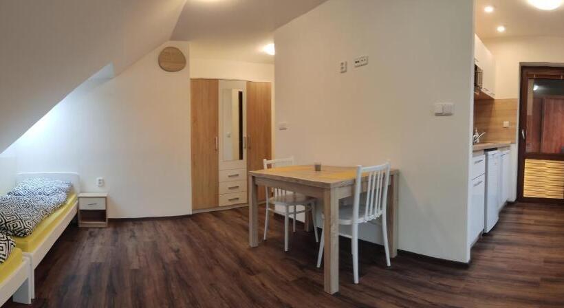 غرفة قياسية مزوَّدة بشُرفة, Penzion Bystřička