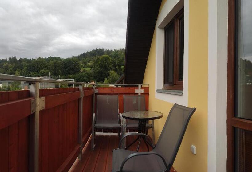 شقة غرفة نوم واحدة مزودة بشُرفة, Penzion Bystřička