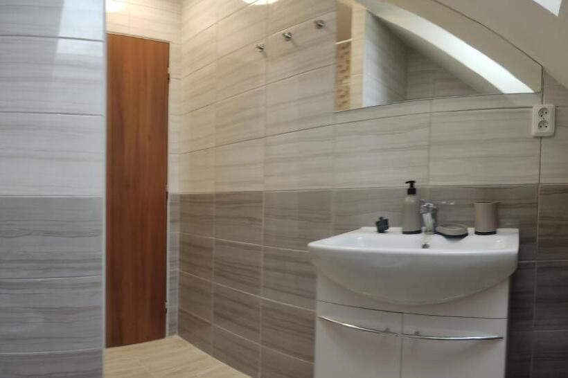 شقة غرفة نوم واحدة مزودة بشُرفة, Penzion Bystřička