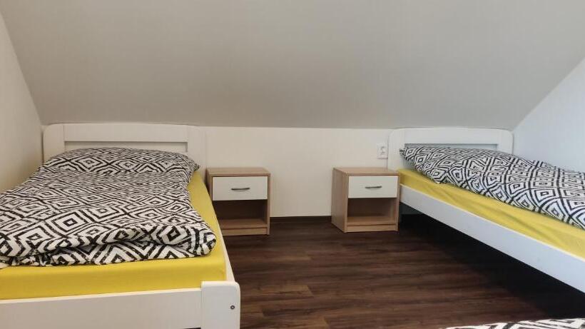 شقة غرفة نوم واحدة مزودة بشُرفة, Penzion Bystřička