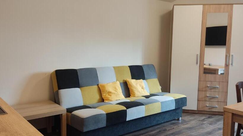 شقة غرفة نوم واحدة مزودة بشُرفة, Penzion Bystřička