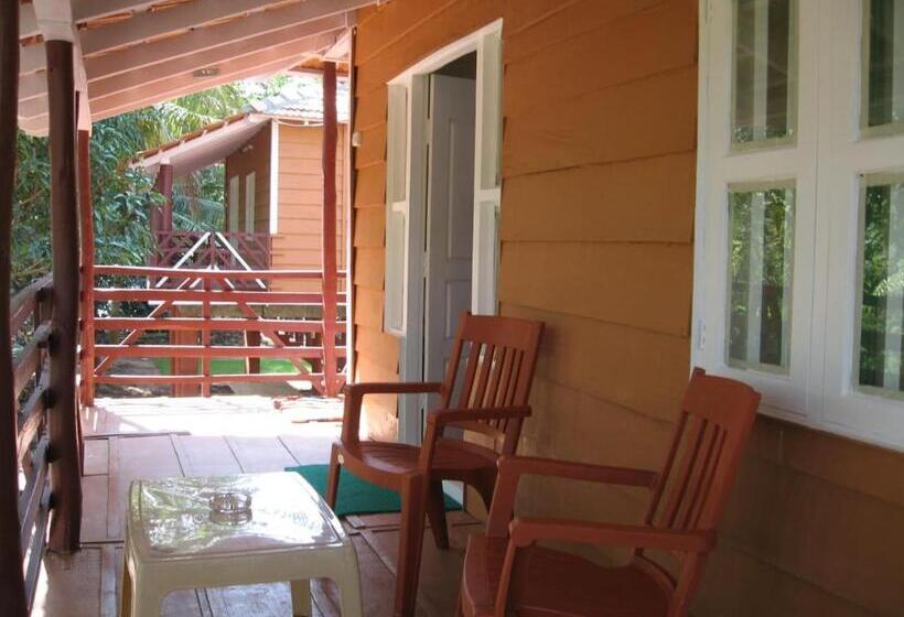 スタンダードトリプルルーム, Riverside Wooden Cottages In Coorg