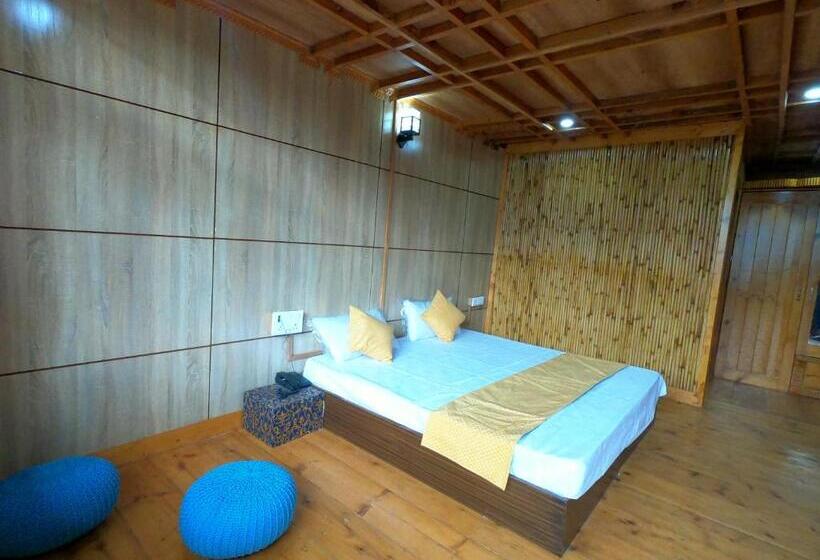 标准间带山景, Mountaineers Saga