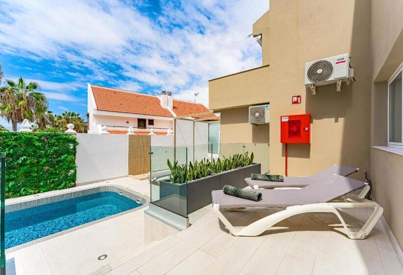 דירת חדר נוף לבריכה, Bal Apartments Adults Only