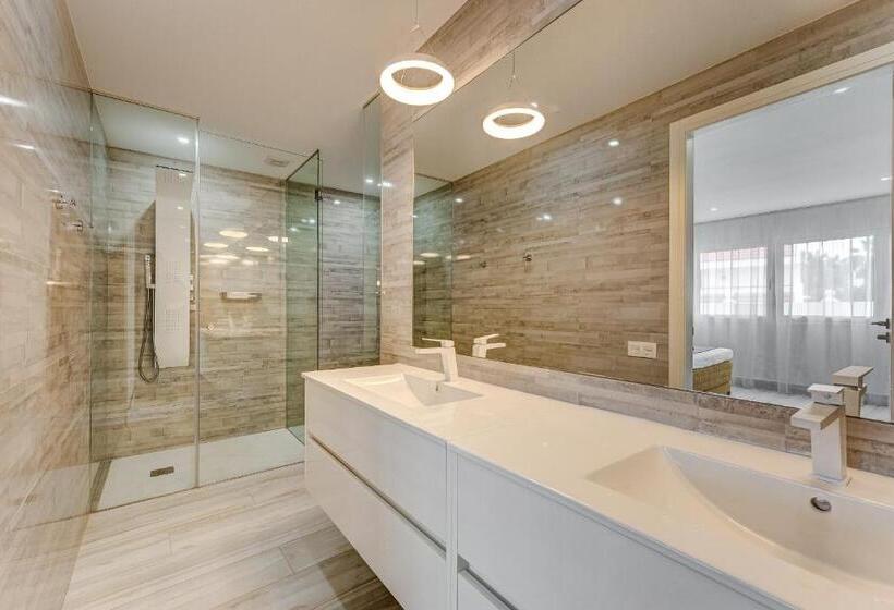 דירת חדר נוף לבריכה, Bal Apartments Adults Only