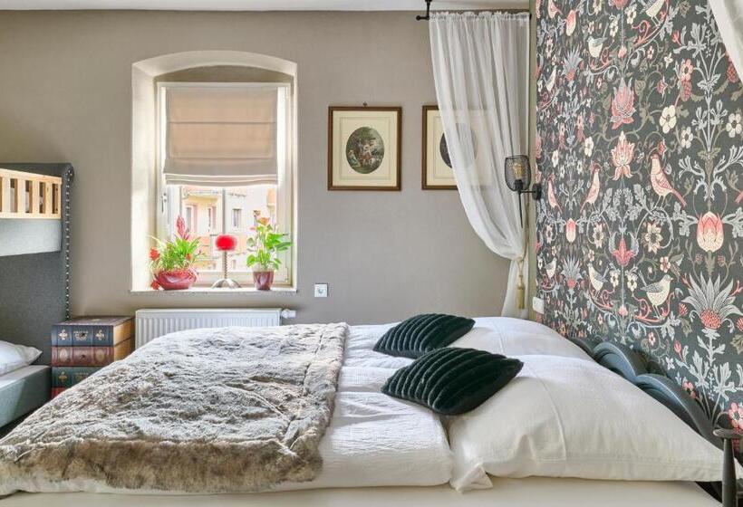 4인용 스탠다드 룸, Neidorf Inn