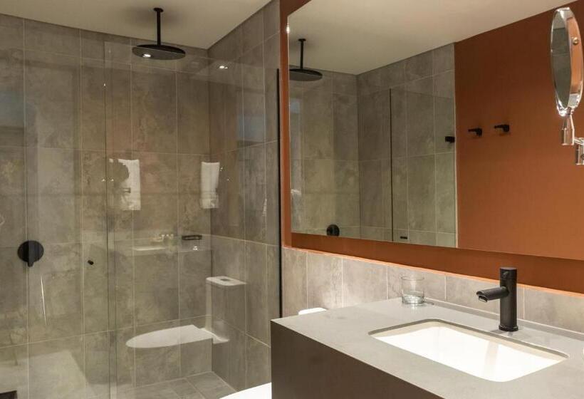 إستوديو ديلوكس, Faranda Collection Medellin