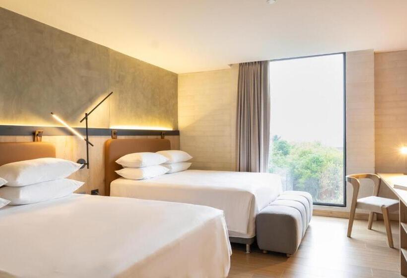 إستوديو ديلوكس, Faranda Collection Medellin