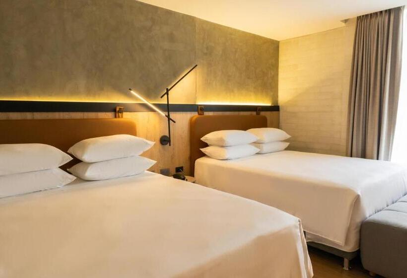 إستوديو ديلوكس, Faranda Collection Medellin