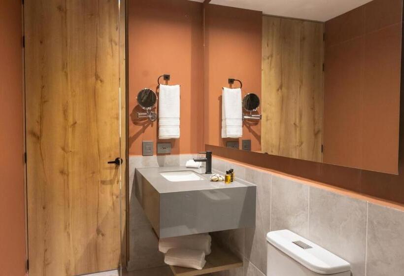 إستوديو ديلوكس, Faranda Collection Medellin