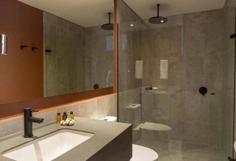 إستوديو ديلوكس, Faranda Collection Medellin