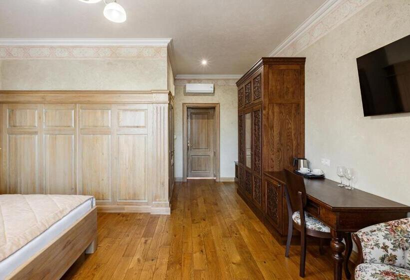 اتاق لوکس, Ganz