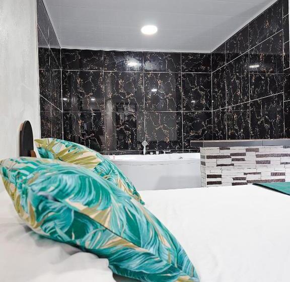 סוויטה, Hosteria La Medusa