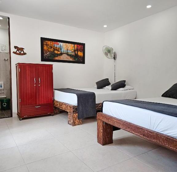 חדר סטנדרט לארבעה, Hosteria La Medusa