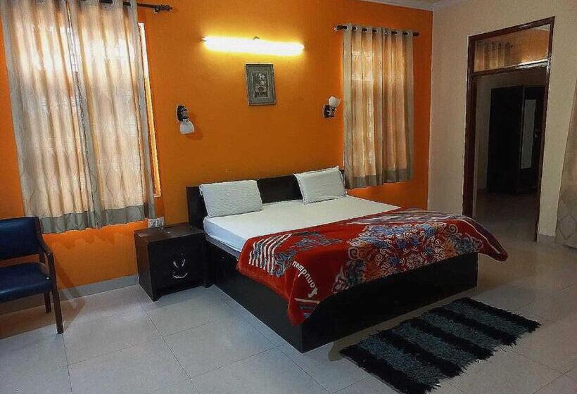 三人经典房间, Oyo Home Ashok Raj