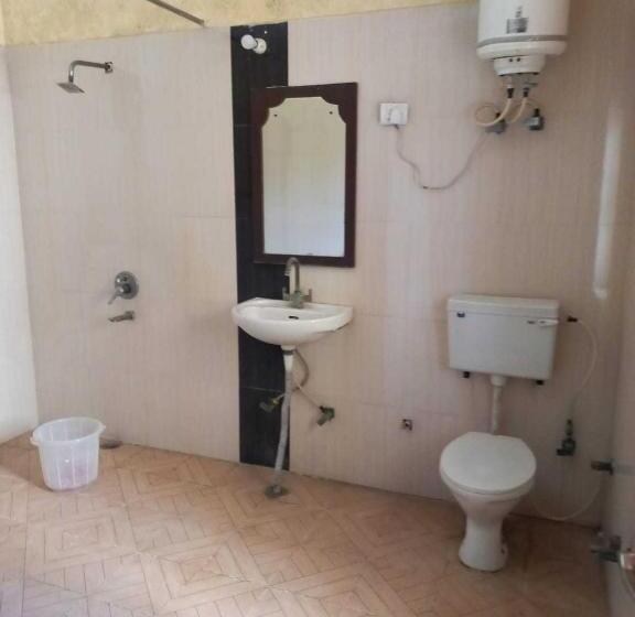 トリプルクラシックルーム, Oyo Home Ashok Raj