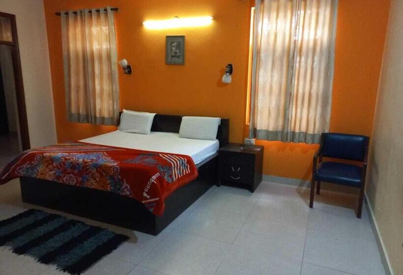 三人经典房间, Oyo Home Ashok Raj