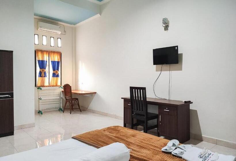 Номер Deluxe, Reddoorz Plus Syariah Near Simpang Rimbo Jambi