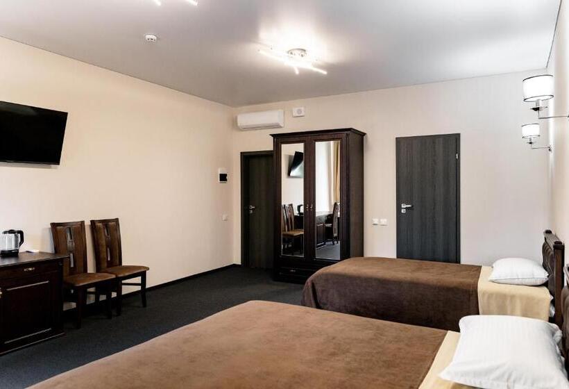 اتاق استاندارد سه نفره, Zhytomyr Palace Mimino