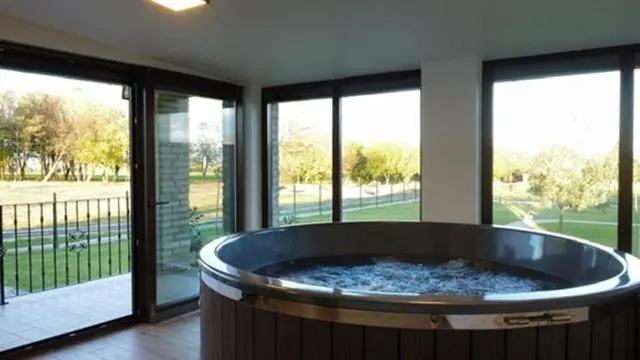 デラックスルーム, Kukorica Csárda Apartman 2