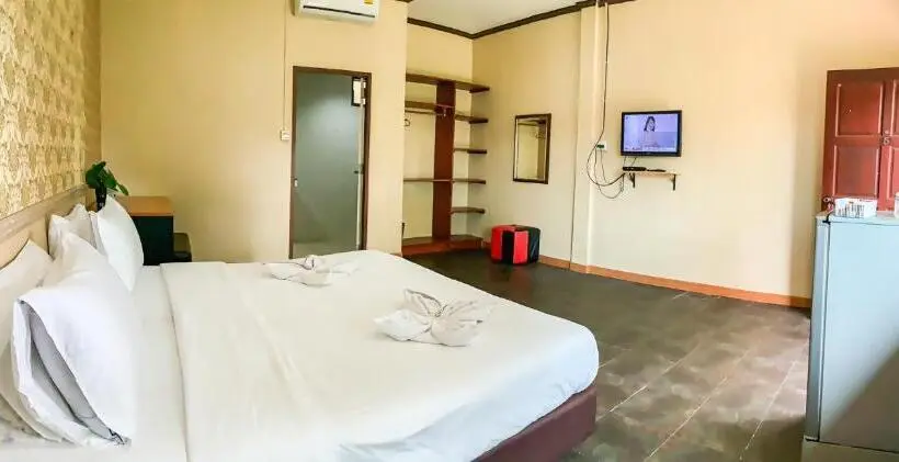 ガーデンビューデラックスルーム, Nalinnaa Resort Buriram ณลิ์ณน่า รีสอร์ท บุรีรัมย์