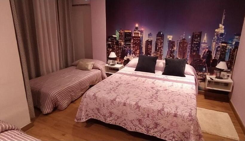 اتاق استاندارد چهار تخته, Hostal Happystay