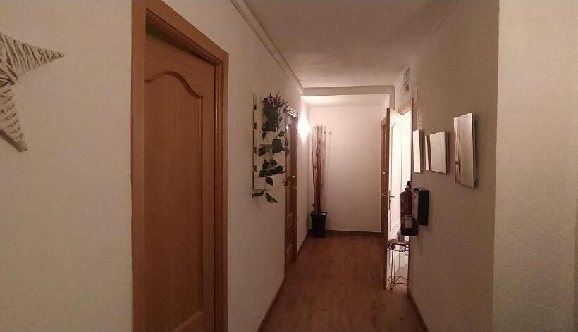 اتاق استاندارد, Hostal Happystay